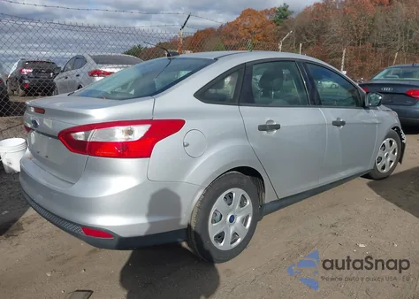 2013 Ford Focus S из США, поврежденный, VIN 1FADP3E28DL160579